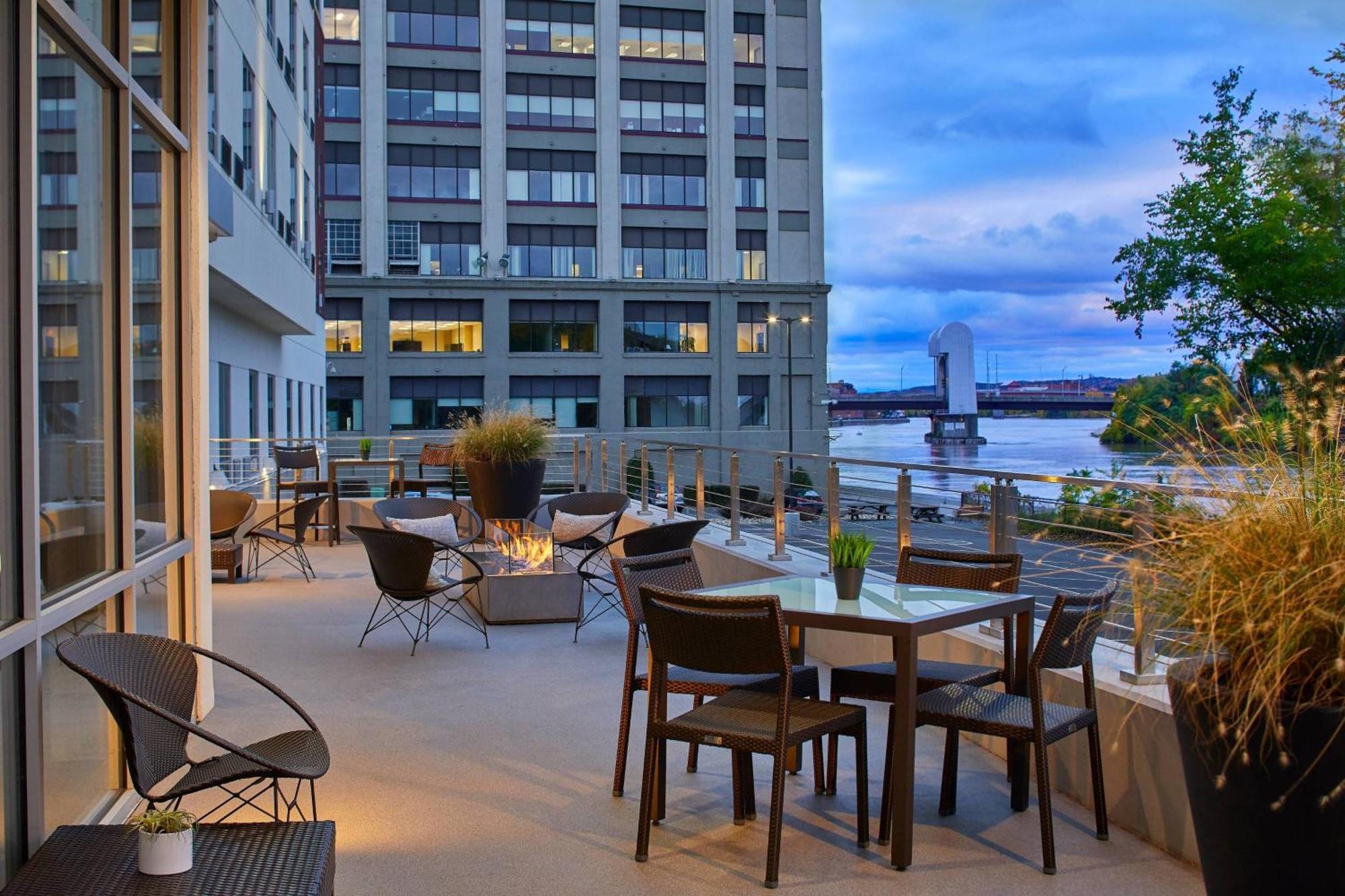 Hotel Courtyard By Marriott Albany Troy/Waterfront Exterior foto